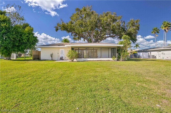 Building Photo - 13863 River Forest Dr