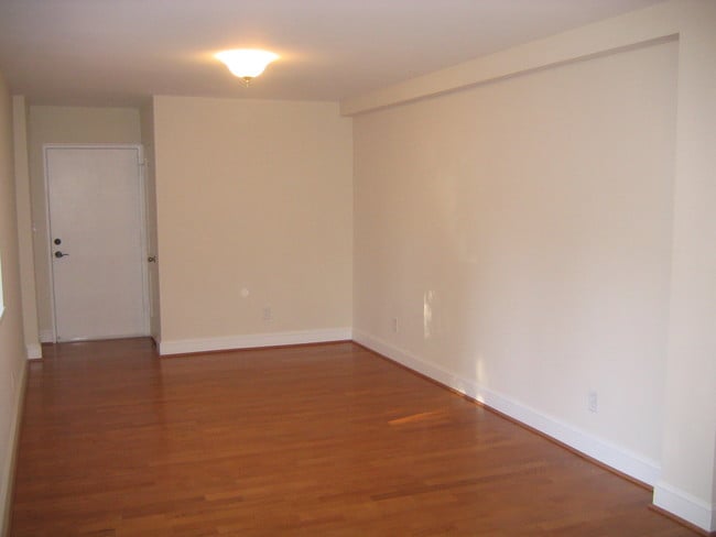 Building Photo - 223 N Dotger Ave
