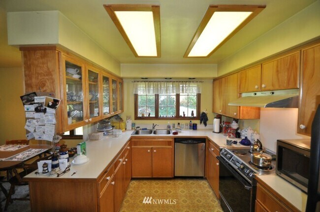 Foto del edificio - CLICK "REQUEST A TOUR" NOW!