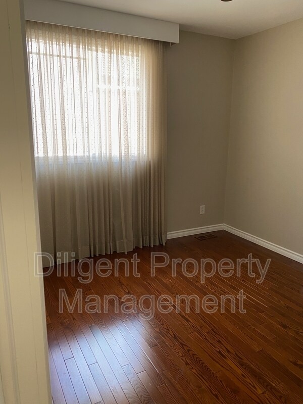 Photo du bâtiment - 1219 Cartier Blvd