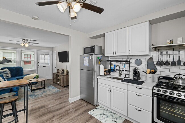 Foto del edificio - 6620-22 Wise Ave