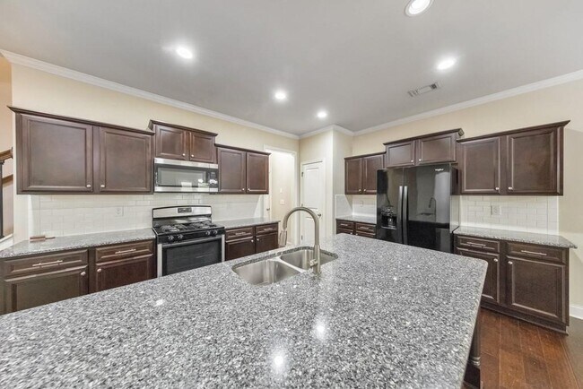 Building Photo - 342 Braemore Mill Dr
