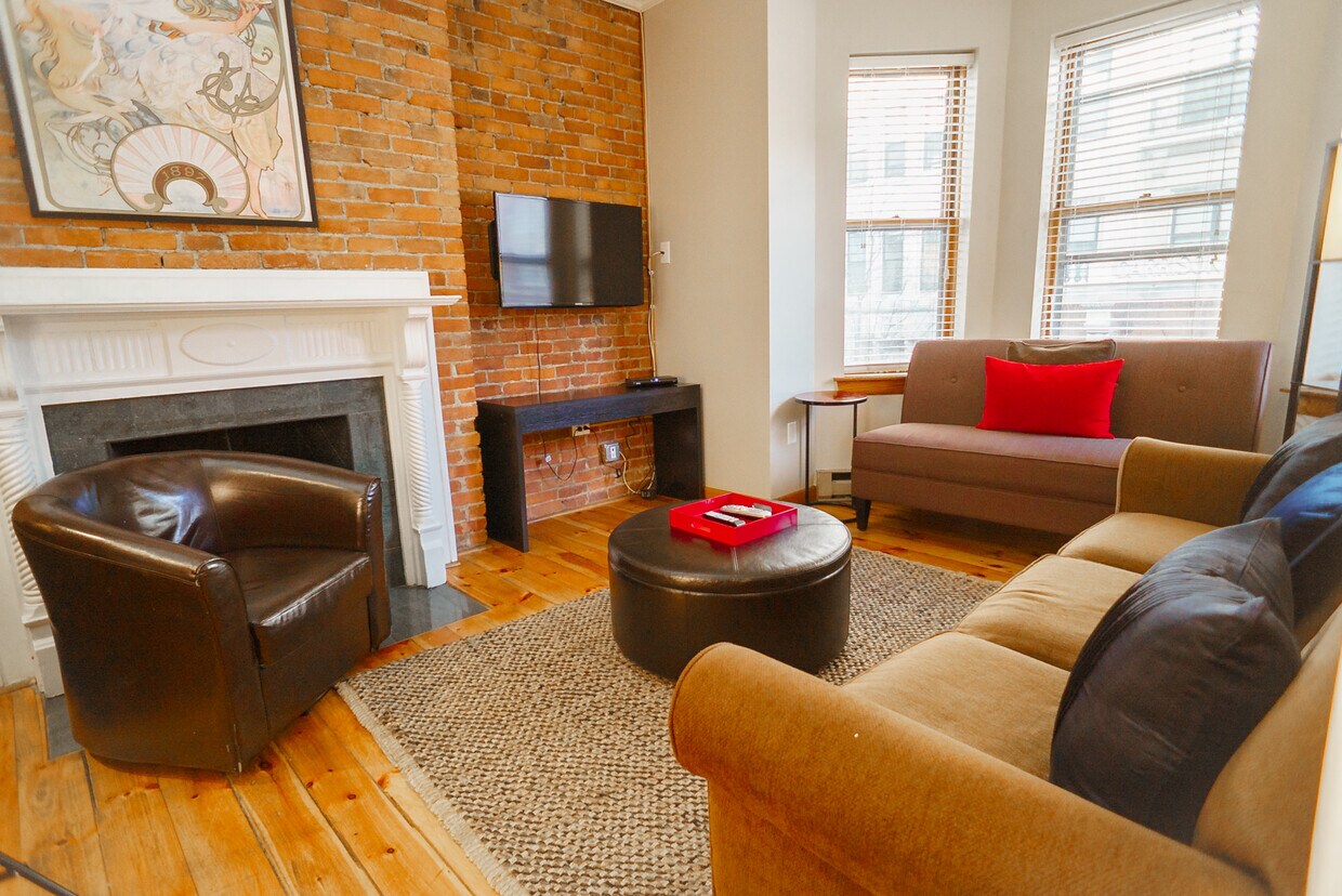 Primary Photo - 17 Garrison St
