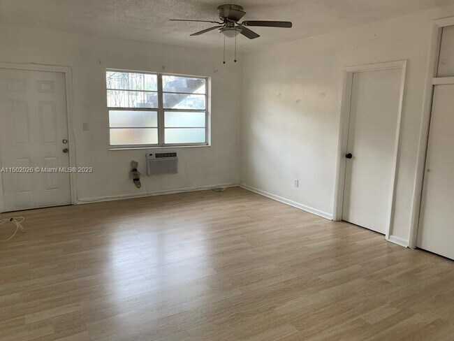 Building Photo - 17051 NE 23rd Ave
