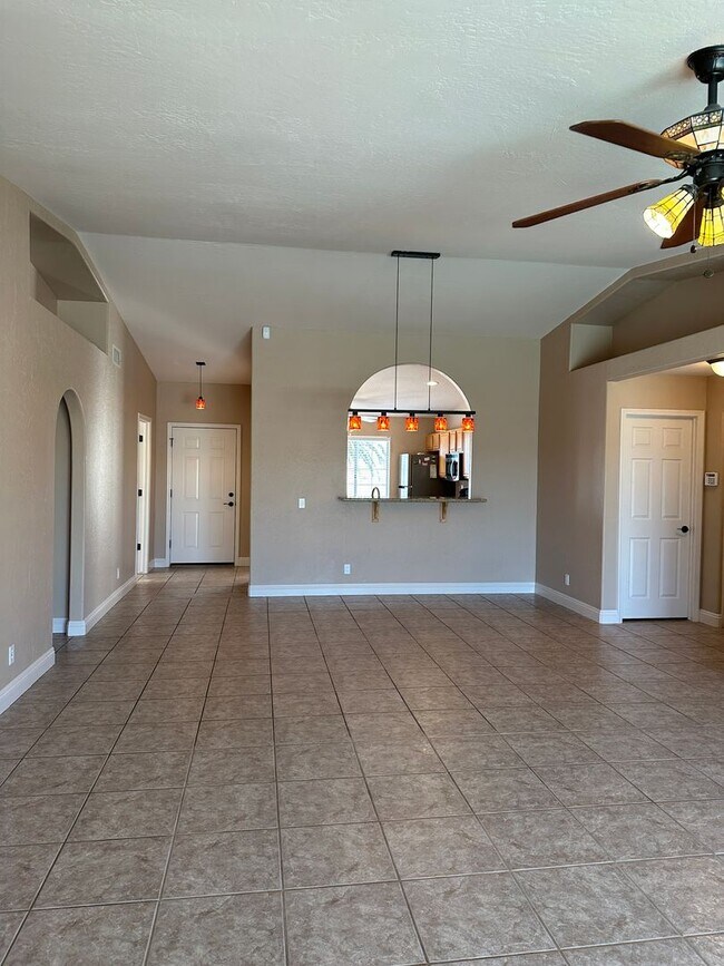 Building Photo - PENDING Available early February!  Pool home - unfurnished - long term
