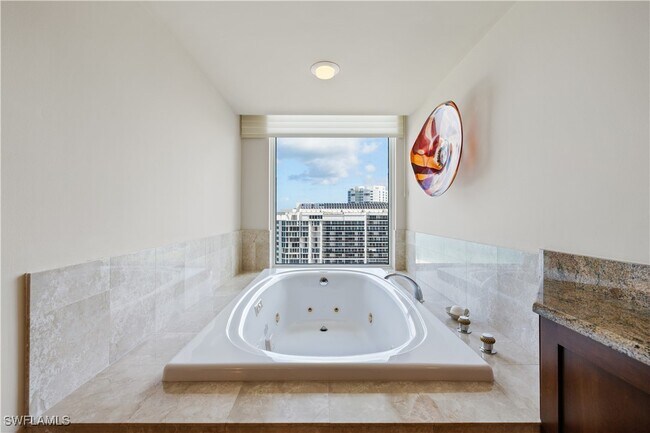 Foto del edificio - 4021 Gulf Shore Blvd N