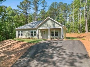 Building Photo - 183 Crooked Creek Bay Rd SE