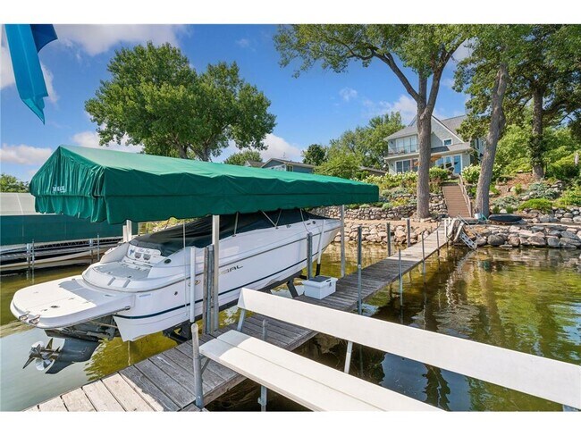 Building Photo - 4941 Island View Dr