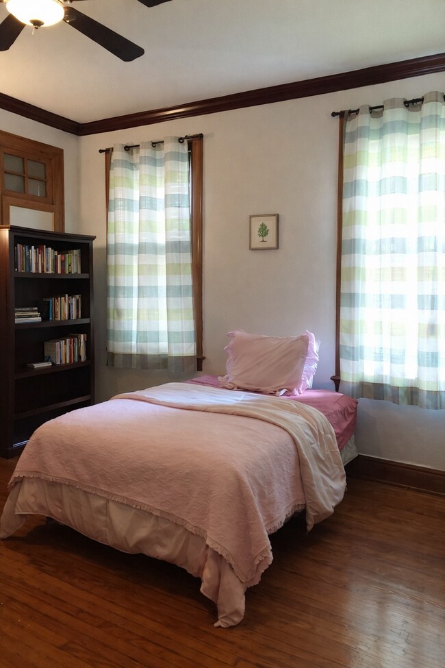 Building Photo - 5417 Loyola Ave