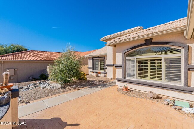 Foto del edificio - 36500 S Rock Crest Dr