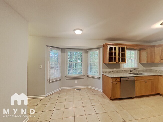 Foto del edificio - 409 Triple Crown Cir