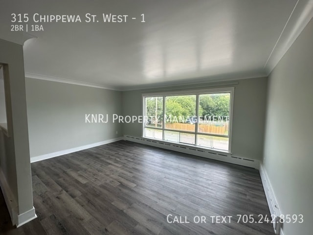 Building Photo - Spacious Two Bedroom Apartment