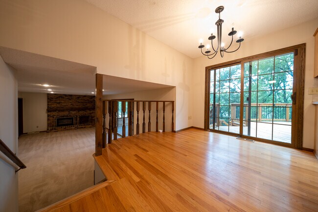 Building Photo - 13133 Hallmark Ct