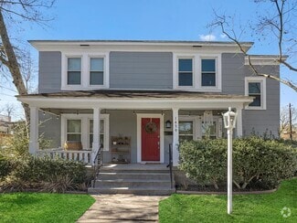 Building Photo - 402 W 15th St