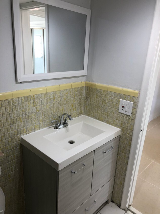 Foto principal - 701 NE 7th St