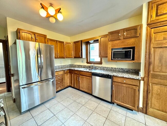 Building Photo - 40 Highland Ave