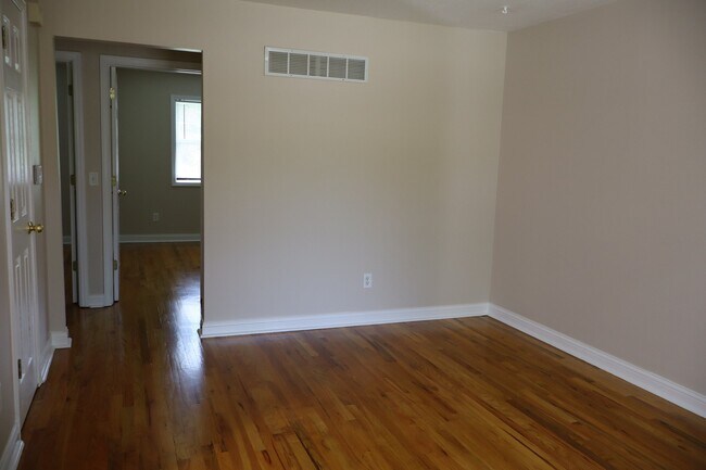 Foto del edificio - 3327 SE 4th Ct