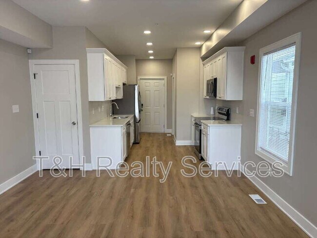 Building Photo - 3903 Winthrop Ave