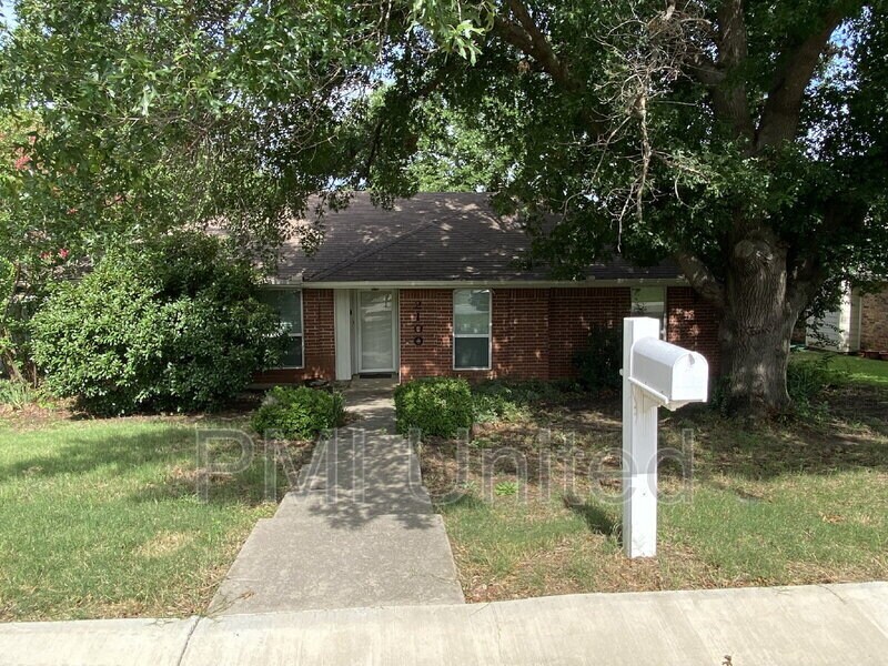 Foto principal - 2100 Camellia St