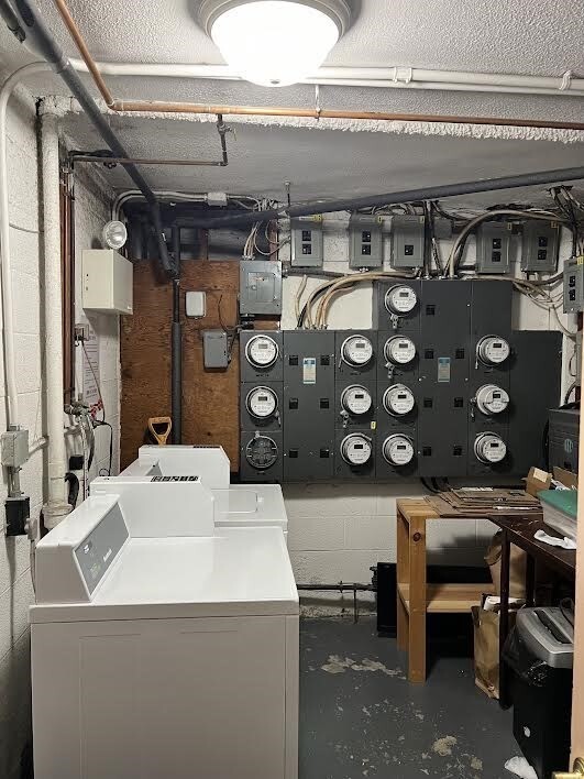 Building Photo - 90 Cedar St