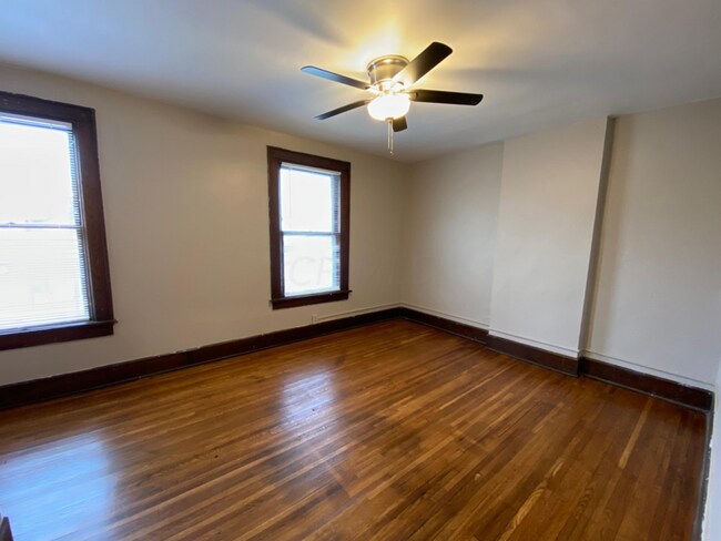 Foto del edificio - 297 E 19th Ave