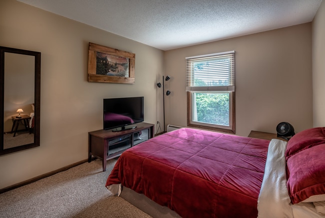 Building Photo - 941 11th Ave S