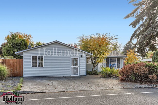 Foto del edificio - **NEW PRICE** Enchanting Single-Level Home...