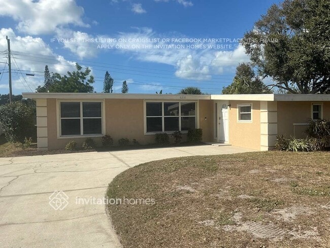 Building Photo - 6218 Nutmeg Ave