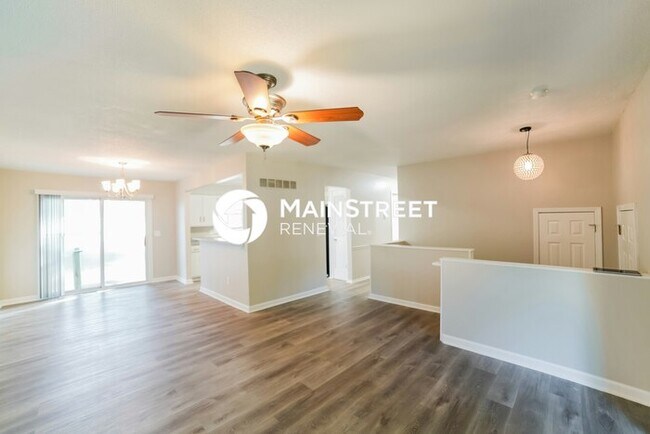 Foto del edificio - 3 Bedroom Pet-Friendly Home in BLUE SPRING...