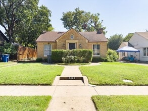 Building Photo - 2222 Carnes St
