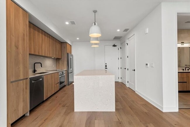 Foto del edificio - 84 East Ave