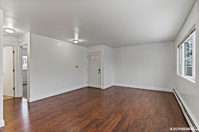Building Photo - 1125 Nelchina St