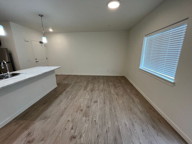 Building Photo - 4715 Lexington sky lane