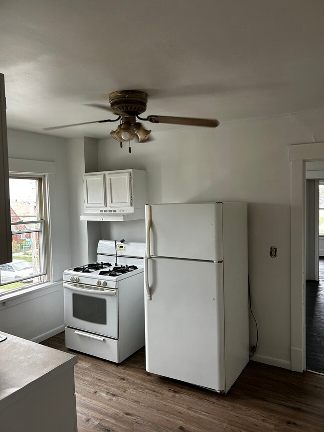 Building Photo - 2702 Brandes St