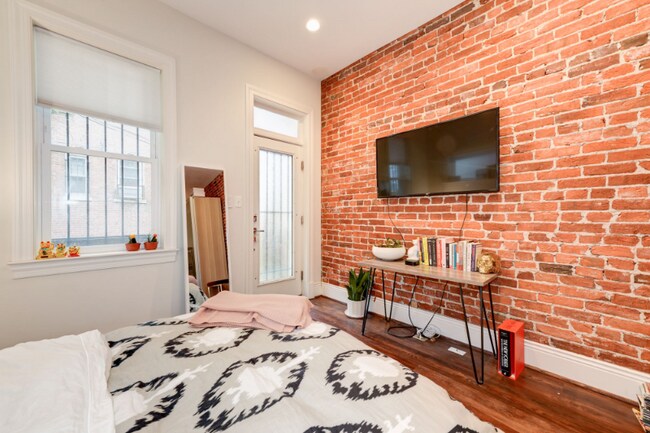 Building Photo - 2906 13th St NW