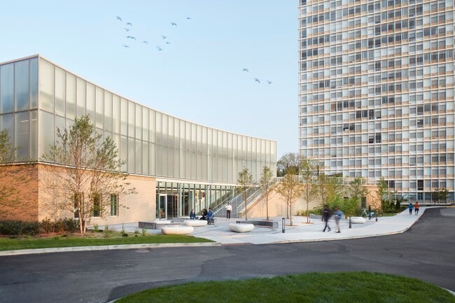 Building Photo - Prairie Shores