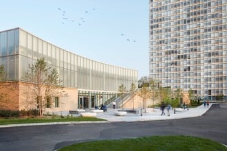 Building Photo - Prairie Shores