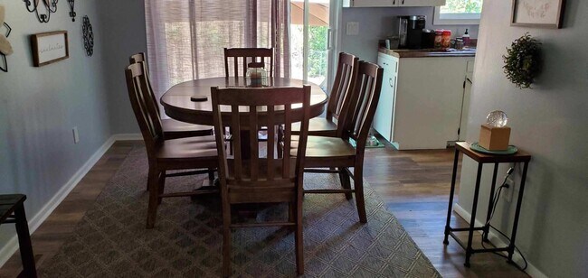 Foto del edificio - 105 Adams Ct