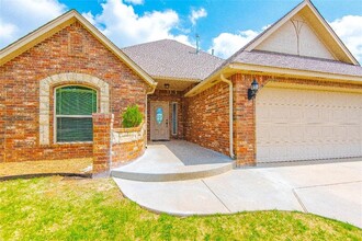 Building Photo - 12108 Chesterfield Ln
