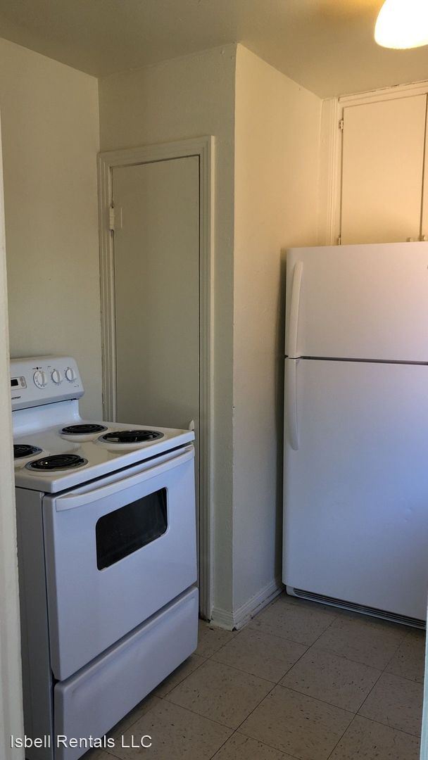 Foto del edificio - 3 br, 1 bath House - 704 W Dean Avenue