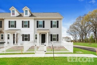 Building Photo - 1 Beautyberry St