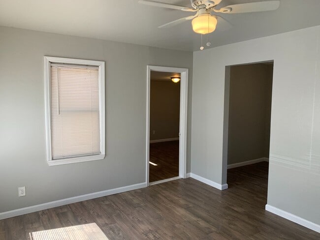 Building Photo - Very Nice 2 Bed 1 Bath Home In Great Locat...