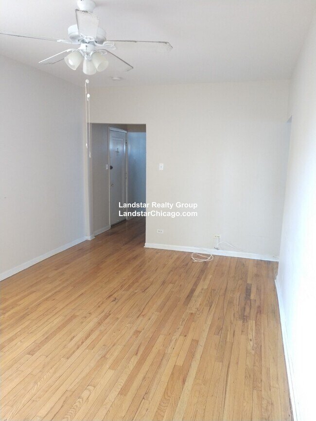 Foto del edificio - 4045.5 N Mozart St