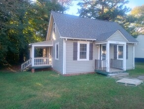 Building Photo - 4908 Leonard Ave