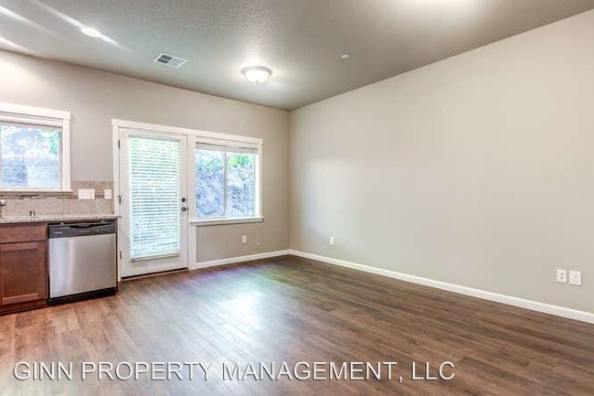 Foto del edificio - 4105 NE St Johns Rd