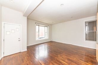 Building Photo - 2207 W Race Ave