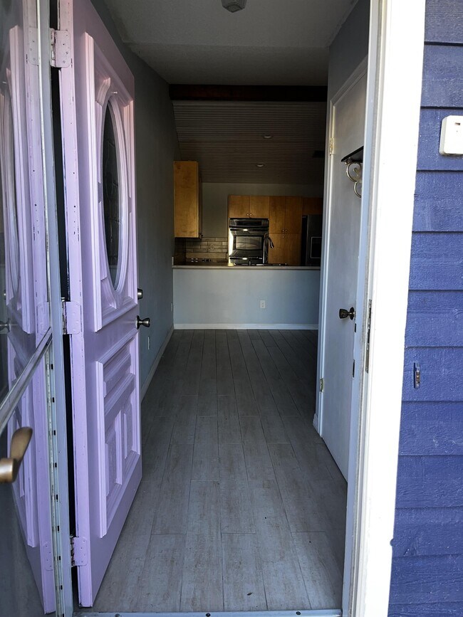 Building Photo - 5584 Cabot Dr N