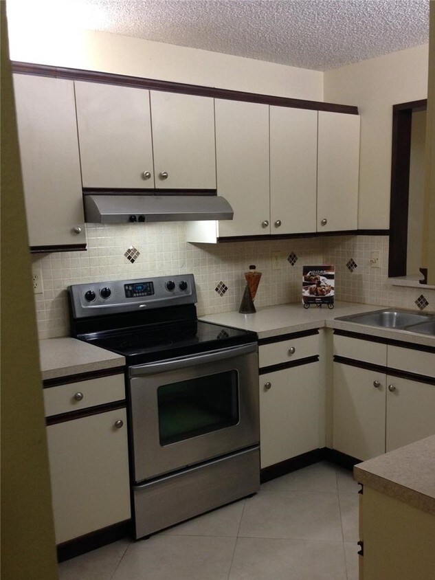 Foto principal - 9830 Costa Del Sol Blvd