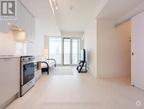 Building Photo - 3900-3900 Confederation Pkwy