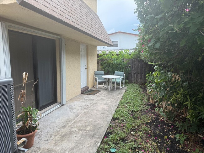 Foto del edificio - 347 Elm St